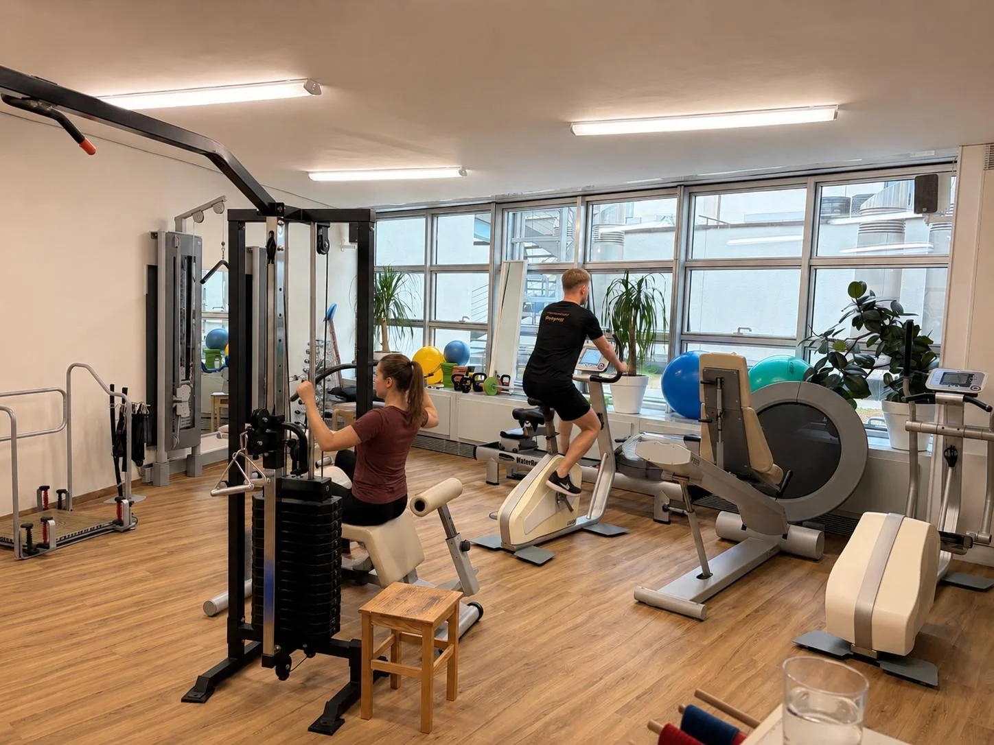 Gerätegestütztes Training als Ergänzung zur Manuellen Therapie